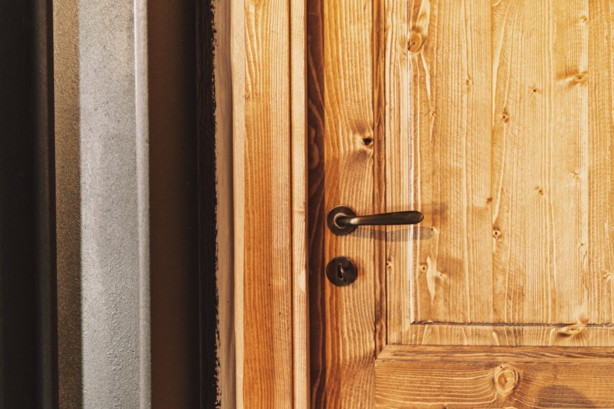 Porte in legno massello: guida alla scelta Porte in legno massello: guida alla scelta