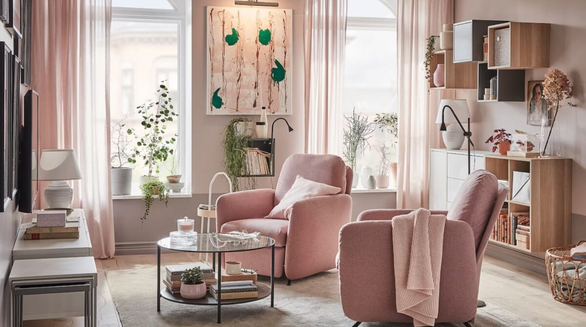 Soggiorno quadrato: idee di arredo con poltrone