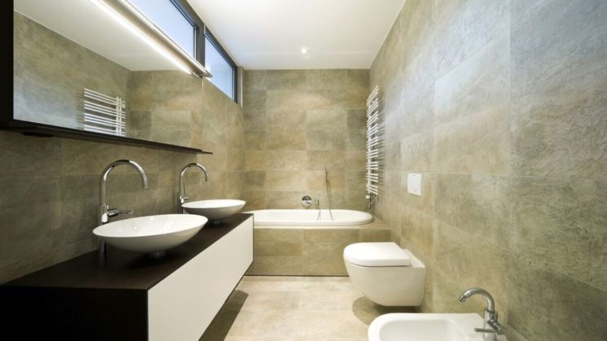 Come scegliere i mobili per un bagno lungo e stretto Come scegliere i mobili per un bagno lungo e stretto