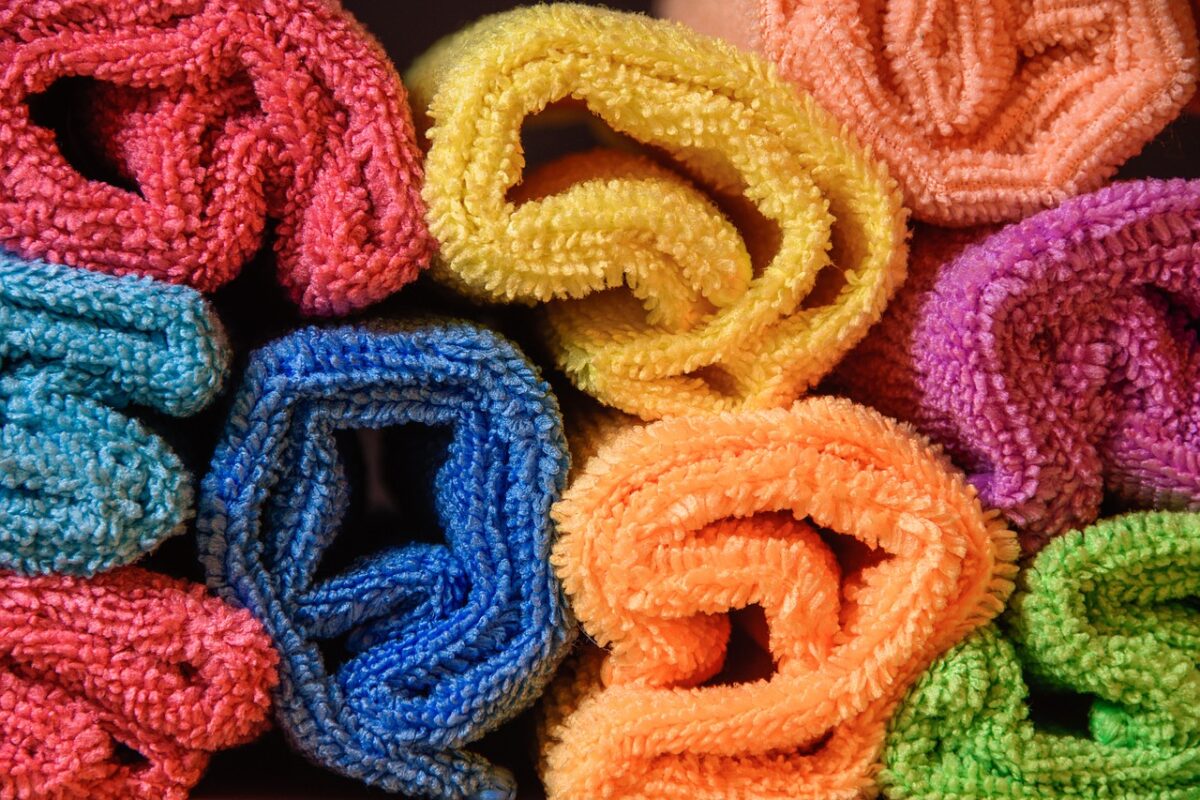 Come pulire le macchie sulla tappezzeria in microfibra Come pulire le macchie sulla tappezzeria in microfibra