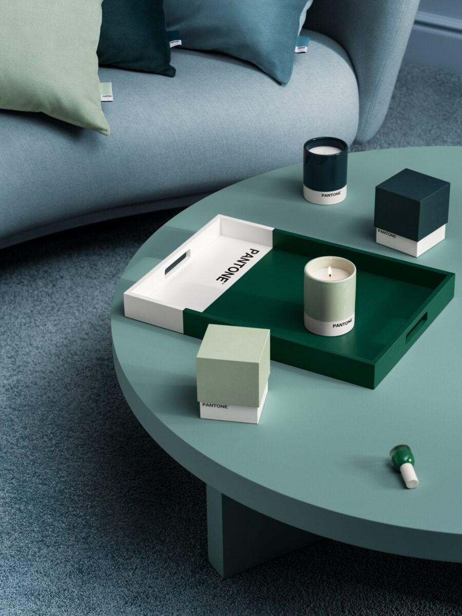 Tavolino della nuova capsule realizzata con Pantone Tavolino della nuova capsule realizzata con Pantone