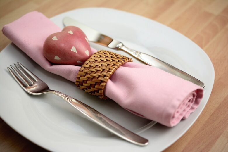 Tovagliolo con segnaposto a cuore Tovagliolo con segnaposto a cuore