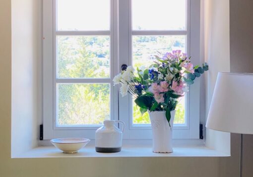 Decorare con i fiori: i trend Primavera 2023 per l’interior design