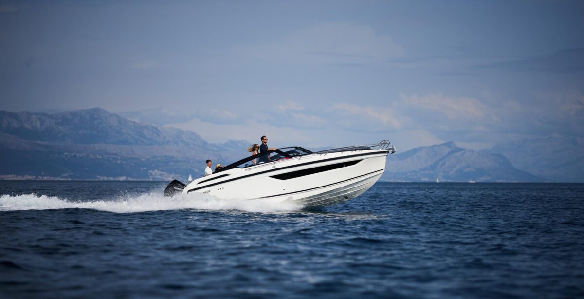 Parker 720 Adventure: il daycruiser che unisce eleganza e sportività Parker 720 Adventure: il daycruiser che unisce eleganza e sportività