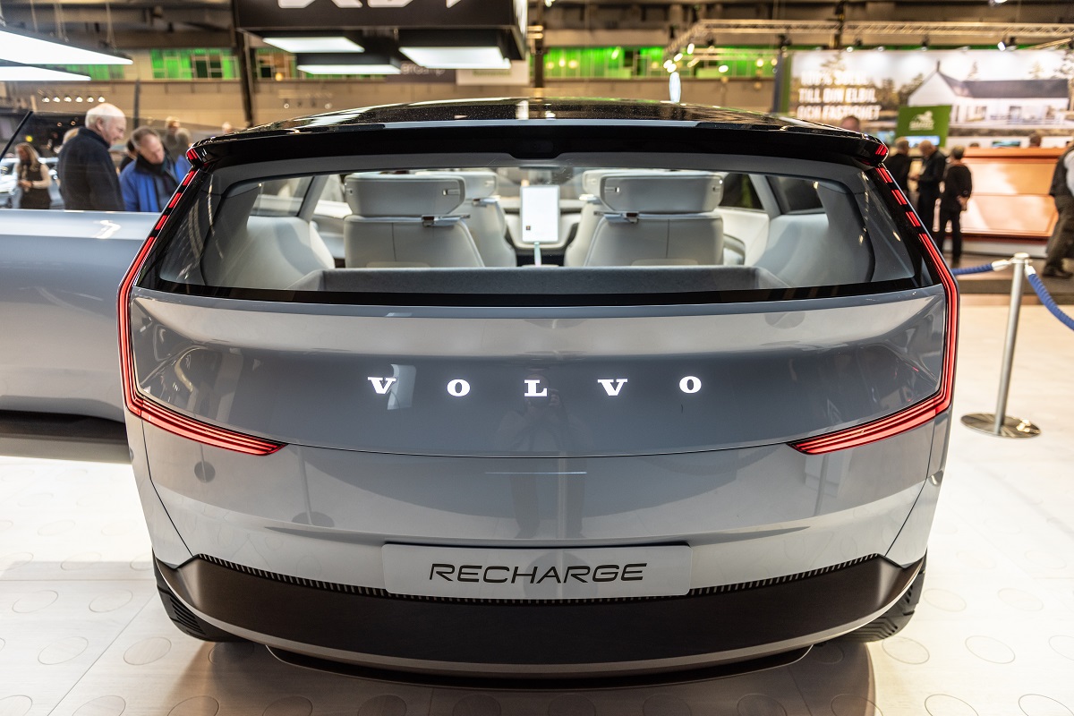 retro-volvo-concept-recharge retro-volvo-concept-recharge