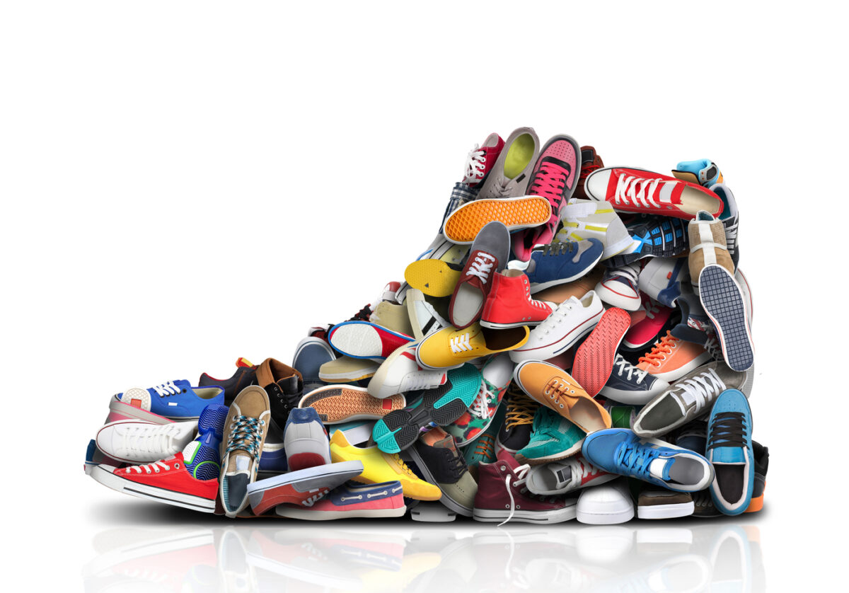 Una composizione artistica di scarpe. Una composizione artistica di scarpe.