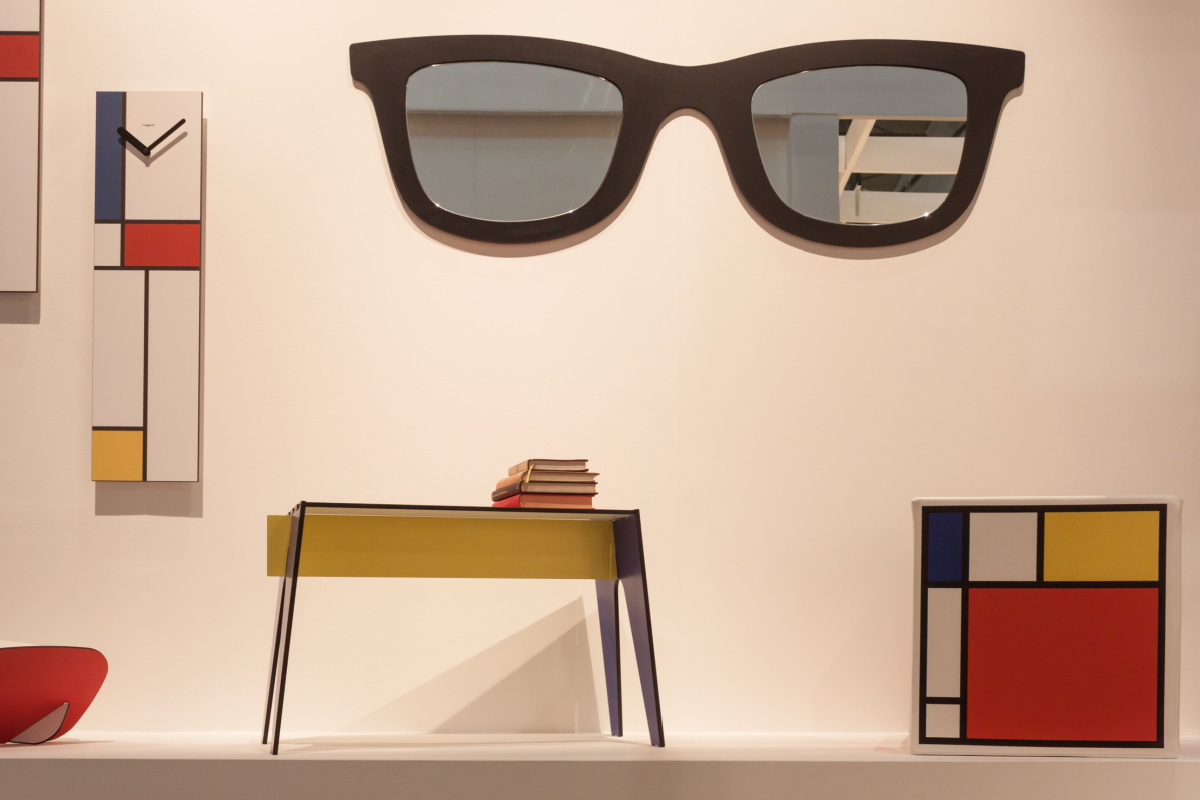 Studio arredato in stile Mondrian Studio arredato in stile Mondrian