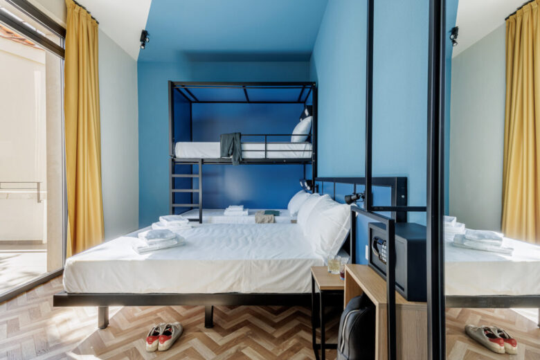 A Firenze, un ostello contemporaneo celebra il colore e la condivisione A Firenze, un ostello contemporaneo celebra il colore e la condivisione