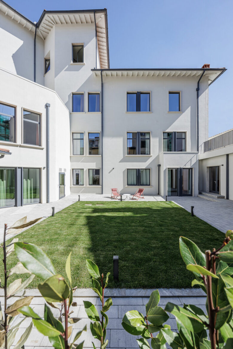 A Firenze, un ostello contemporaneo celebra il colore e la condivisione A Firenze, un ostello contemporaneo celebra il colore e la condivisione