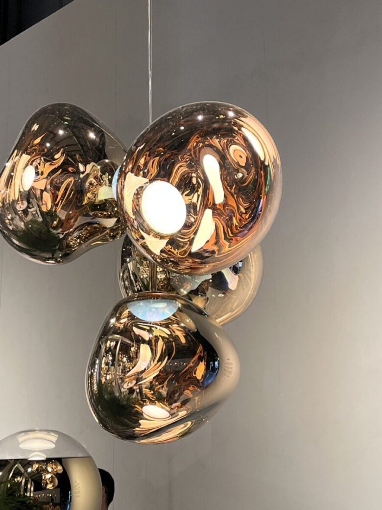 Particolare di un'installazione luminosa