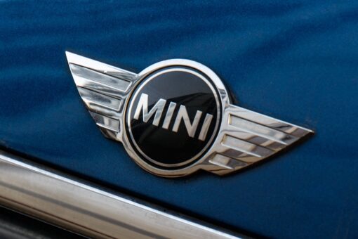 Mini Cooper S 2024 il design che fa discutere gli appassionati