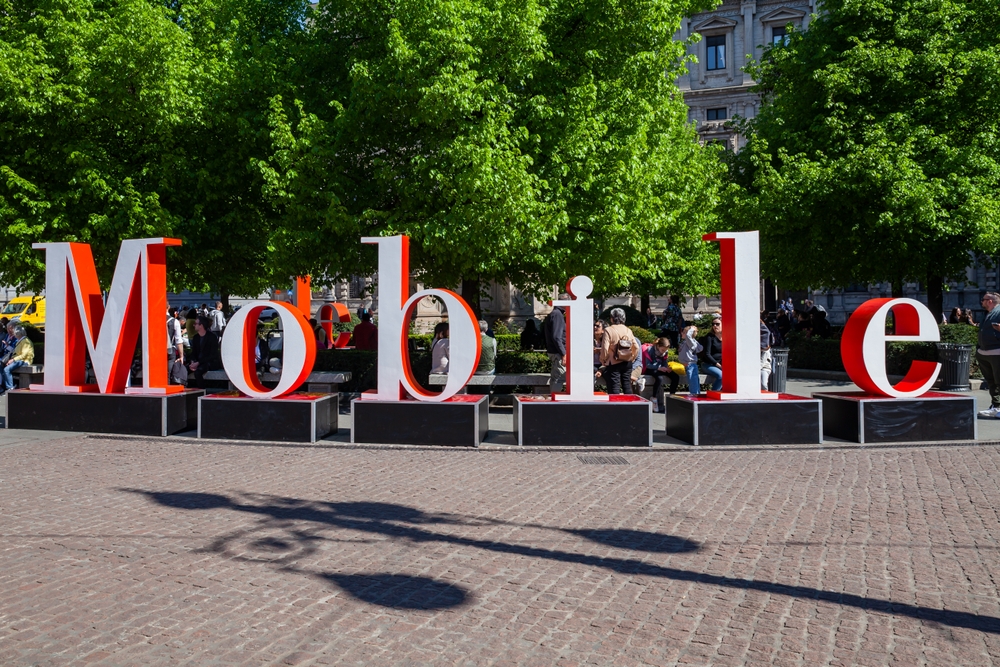 Una panoramica sul Salone del Mobile. Una panoramica sul Salone del Mobile.