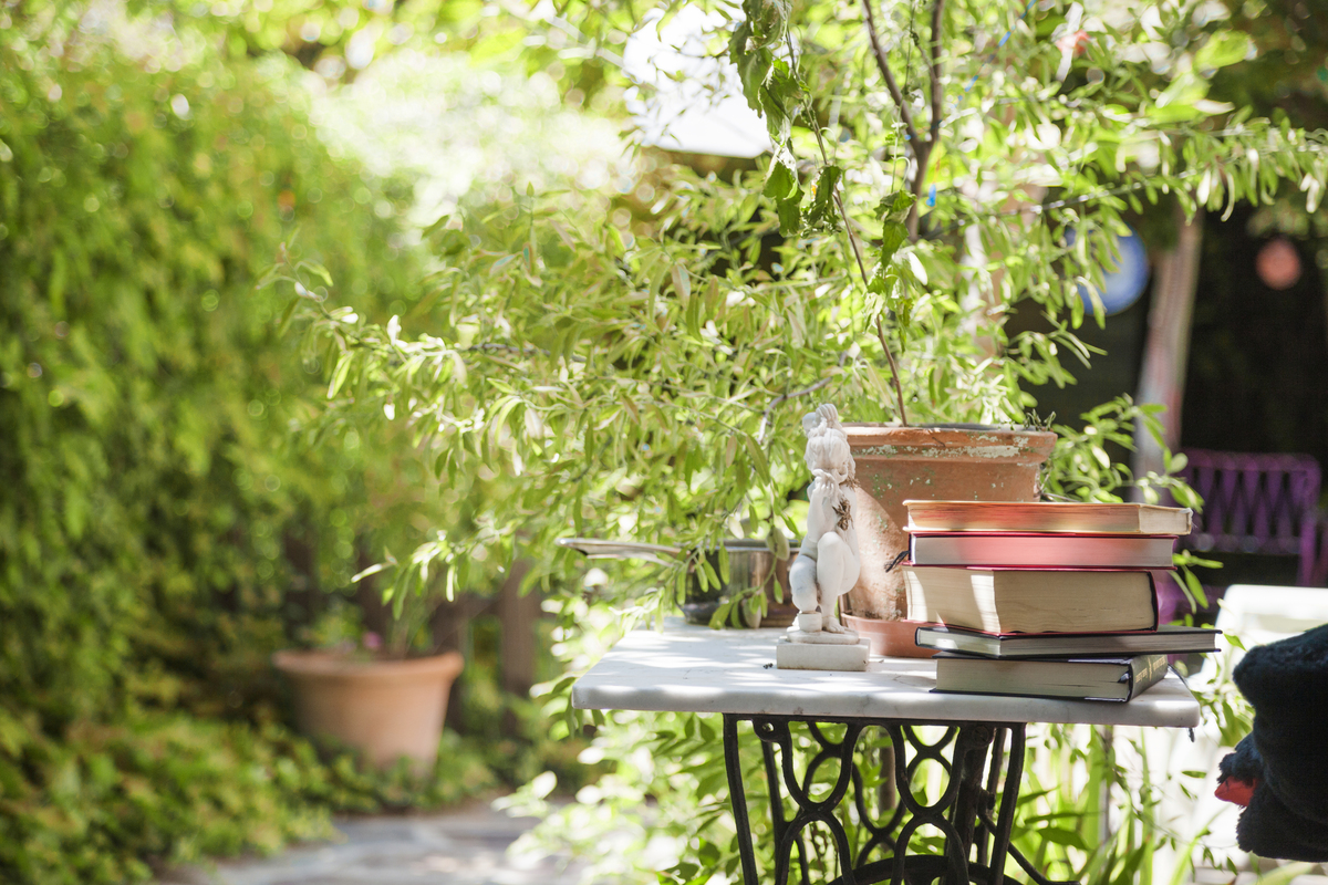 The four essential elements that complement an English style porch