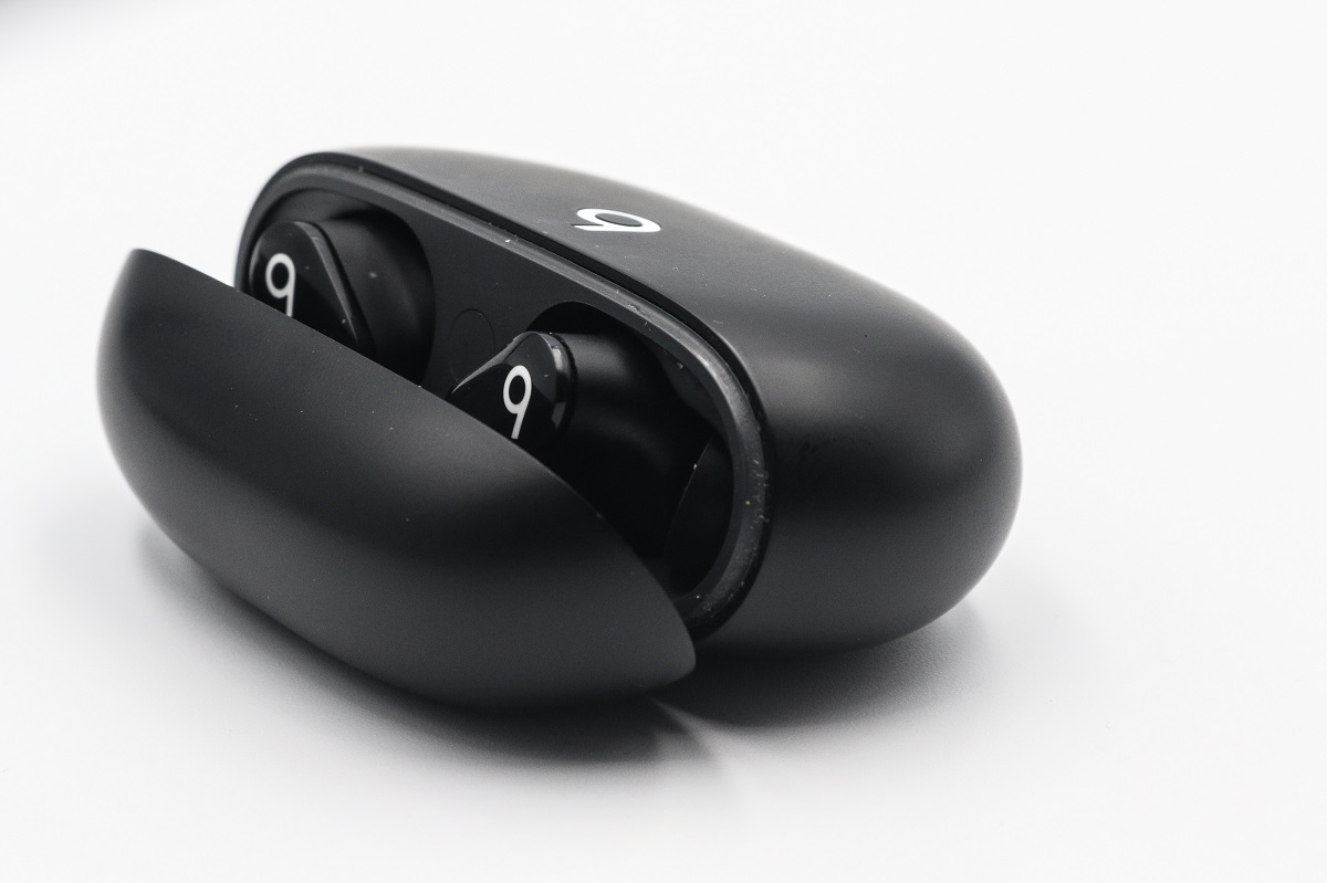 apple-beats-studio-buds apple-beats-studio-buds
