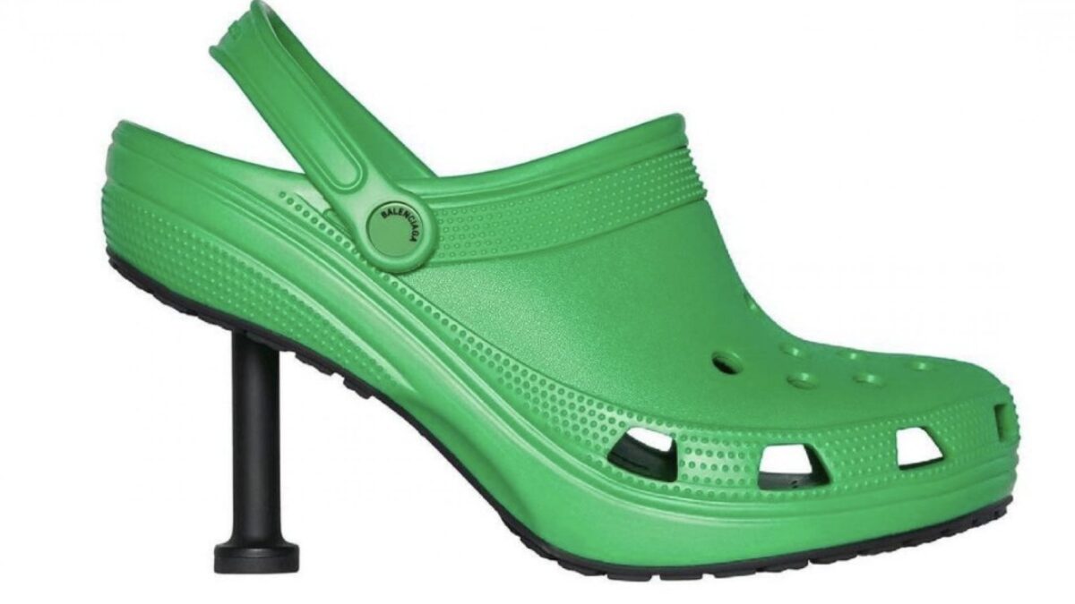 Balenciaga: la collaborazione con Crocs sorprende tutti Balenciaga: la collaborazione con Crocs sorprende tutti
