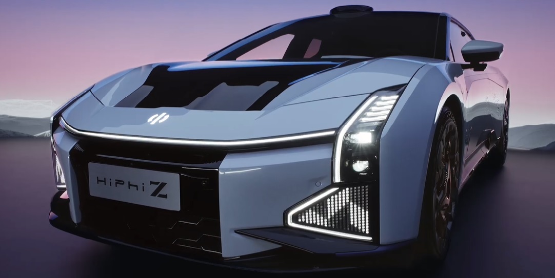 HiPhi Y: il SUV che eccelle in potenza, design e autonomia HiPhi Y: il SUV che eccelle in potenza, design e autonomia