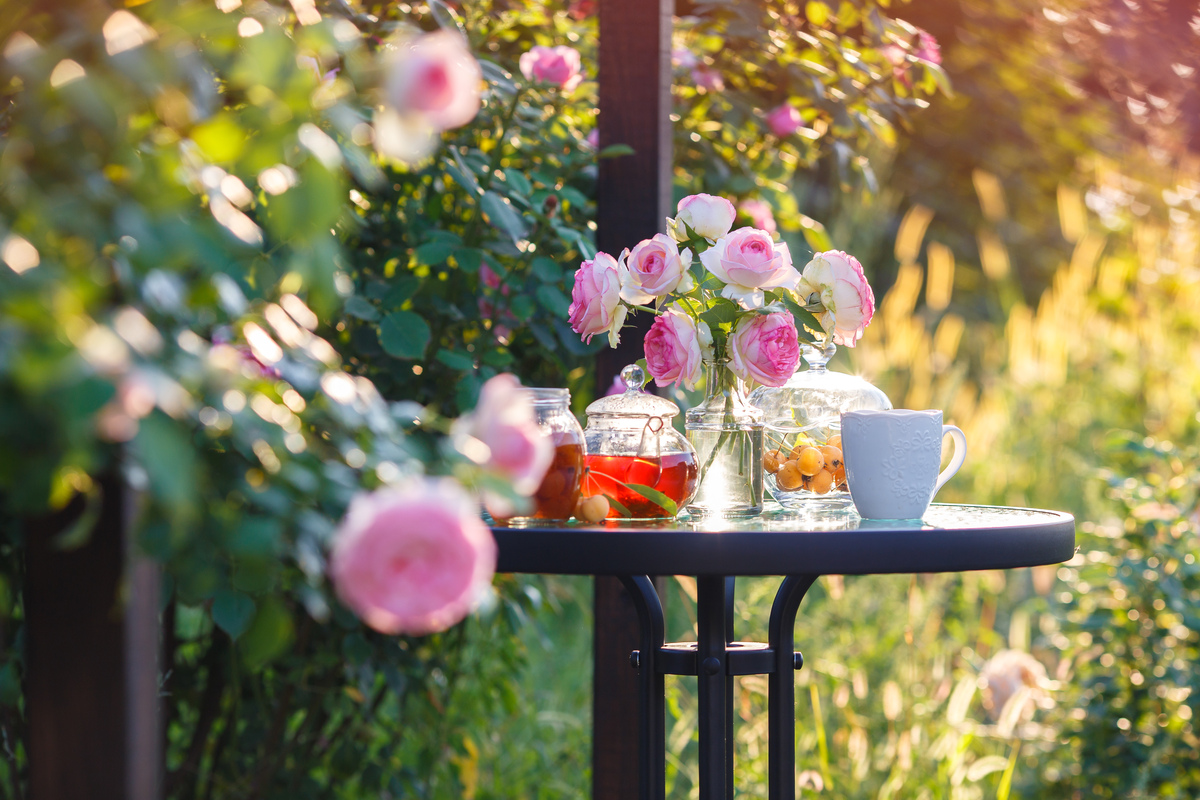 The four essential elements that complement an English style porch