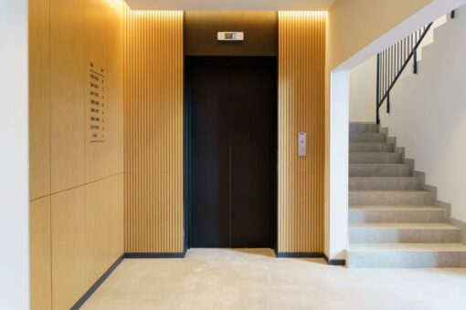 Installare l’ascensore per eliminare le barriere architettoniche: serve la Scia?