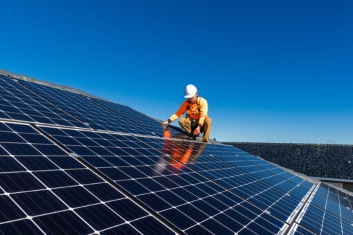 Incentivi alle imprese 2023: ecco come risparmiare grazie al fotovoltaico