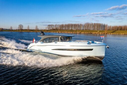 Voyager 50: il nuovo arrivato del cantiere Van den Hoven