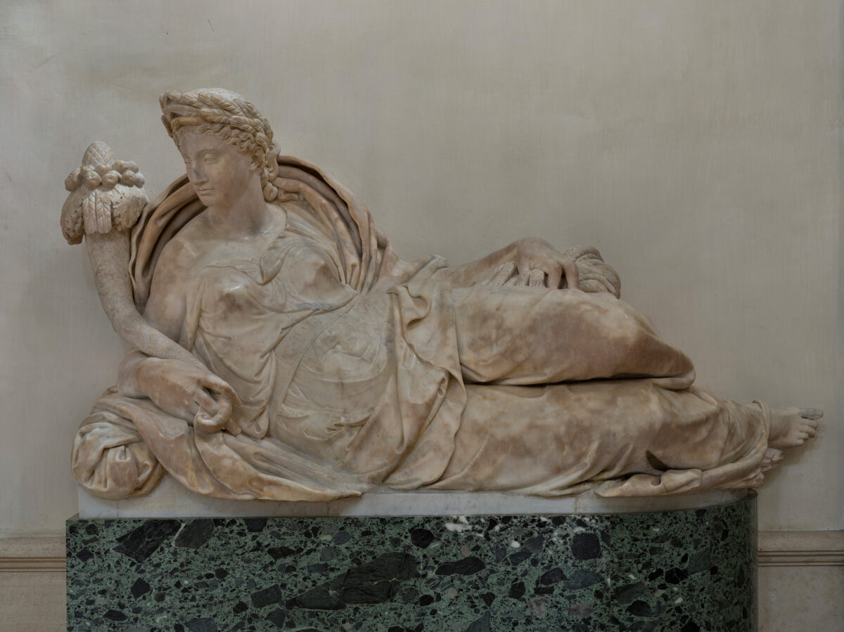 Particolare delle Virt&ugrave; realizzate da della Porta.