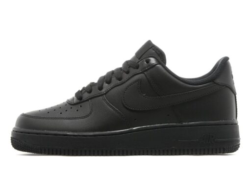 Air Force 1 Low: la scarpa leggendaria che crea dipendenza