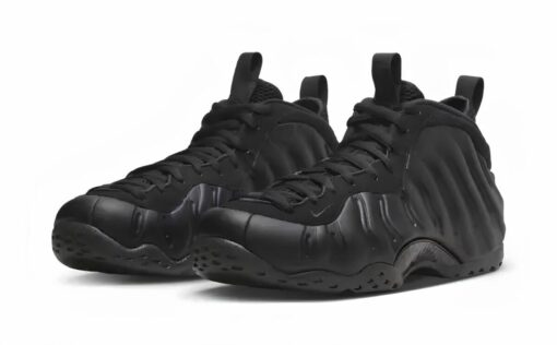 Nike Air Foamposite One: torna la sneakers dal fascino retrò nella sua colorazione più amata