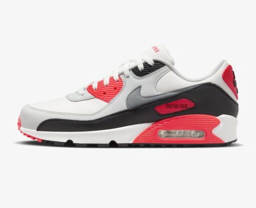 Il ritorno delle Nike Air Max 90 nella iconica colorazione Infrared