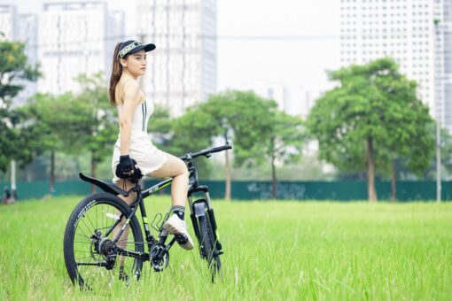 Moda Ciclistica Urbana: Look e Accessori per Bici a Ruote