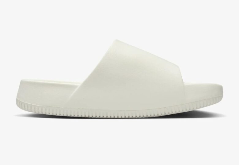 Nike Calm Slide in Barely Rose