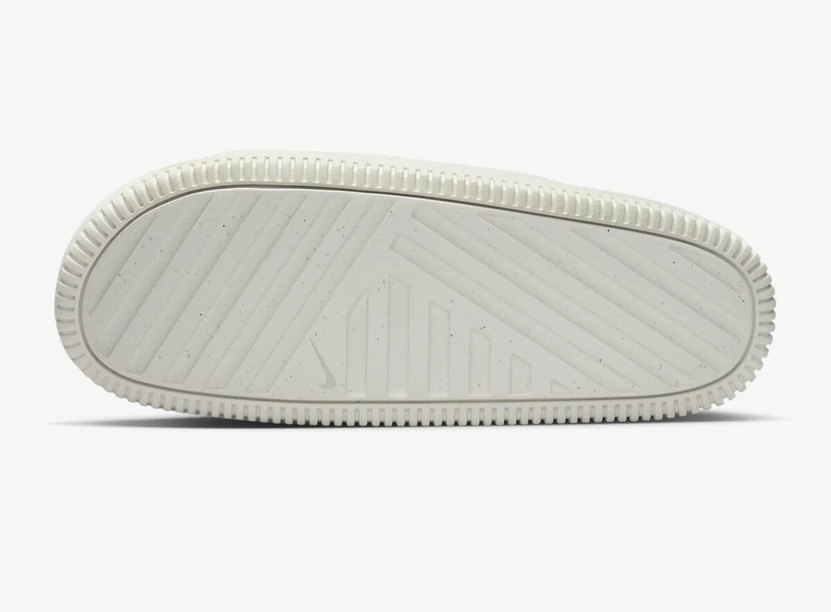 Nike Calm Slide in Barely Rose
