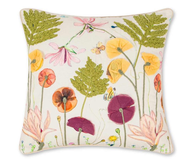 Cuscino con fiori a rilievo foto di Coincasa