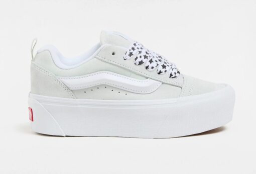 Sneakers Vans Knu Stack: la moderna rivisitazione di un modello classico ispirato agli anni Novanta