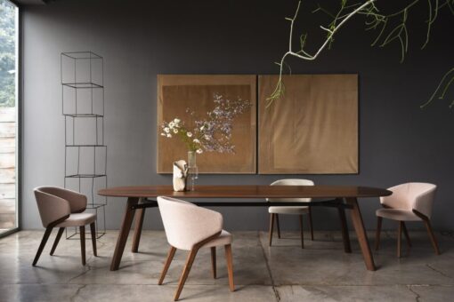 Anteprime Milano Design week: tavoli e sedie