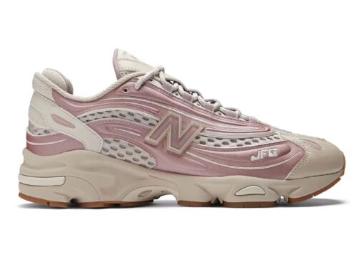 Sneakers New Balance 1000 Joe Freshgoods Pink Mink: l’attesissima capsule collaborativa ispirata agli anni Duemila
