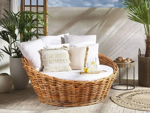 Maisons du Monde: il divano in rattan è perfetto per il tuo giardino