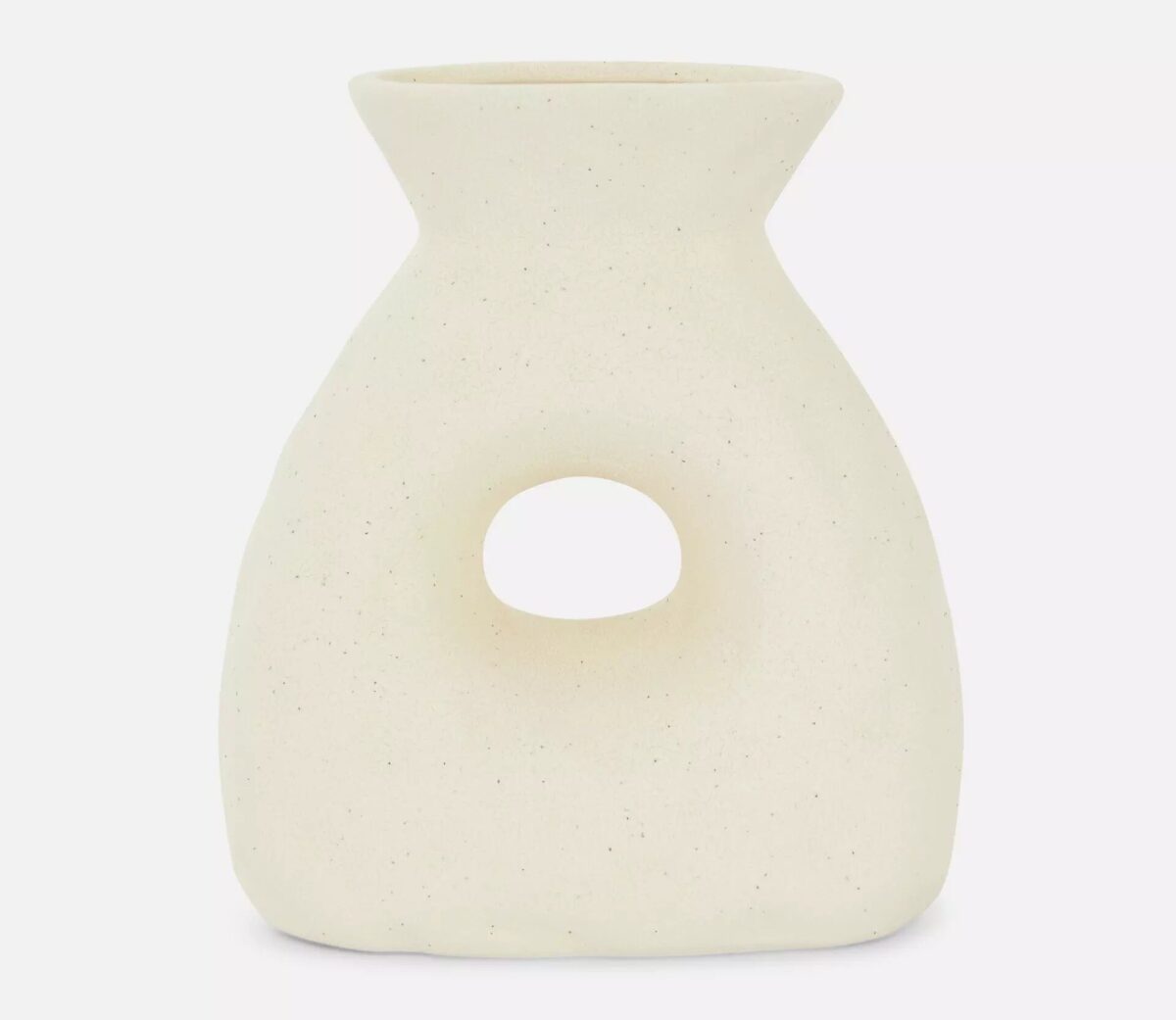 Quiet luxury in camera da letto con gli accessori minimalisti Primark Home