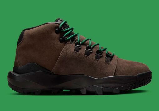 Le Nike Cygnal Baroque non vogliono essere chiamate sneakers!