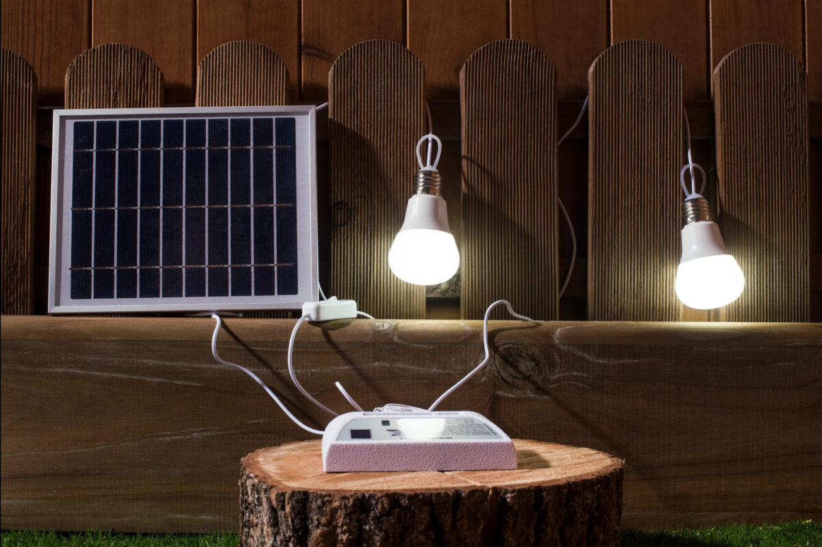 Kit fotovoltaico casalingo: 3 soluzioni semplici di Leroy Merlin Kit fotovoltaico casalingo: 3 soluzioni semplici di Leroy Merlin