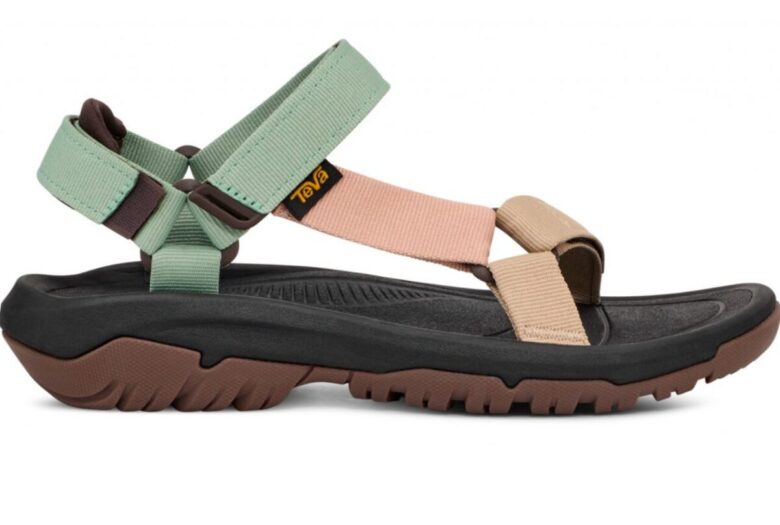 Le Hurricane XLT2 di Teva sono un’esplosione di colori per il tempo libero d’estate