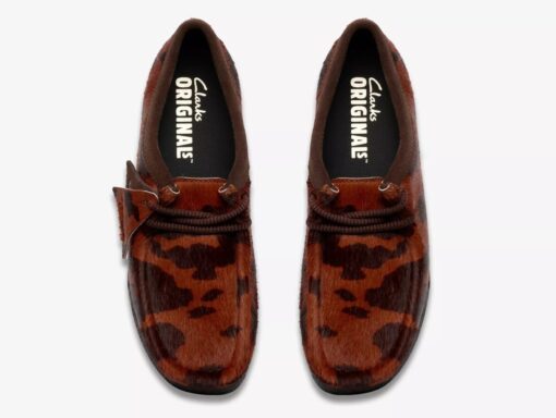 Il design semplice e pulito delle Wallabee Clarks diventa più audace!