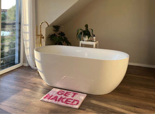 Le vasche freestanding Beliani reinventano il bagno e sono scontatissime!