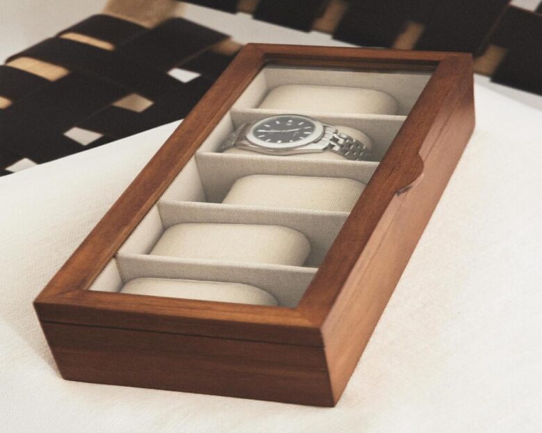 Scatola portagioie in legno di pino