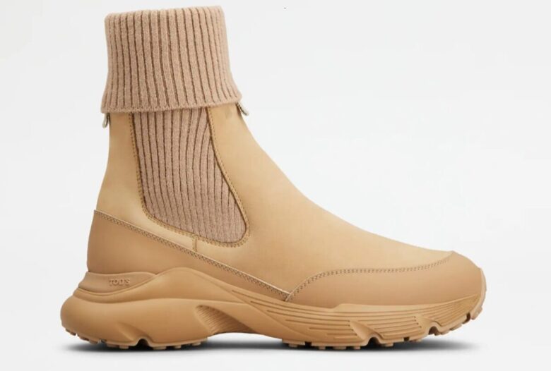 Lo stivaletto Tod’s Chelsea in nabuk e maglia &egrave; il must have della stagione
