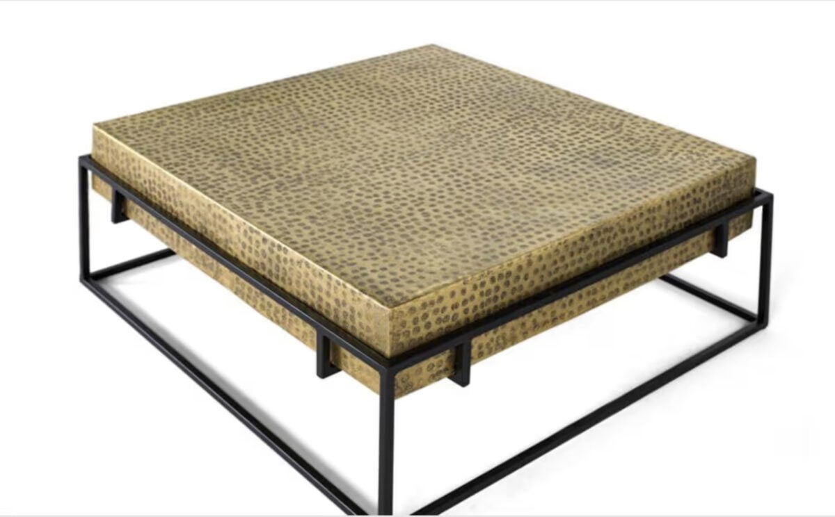 Tavolini dorati Maisons du Monde: impreziosire il soggiorno Tavolini dorati Maisons du Monde: impreziosire il soggiorno