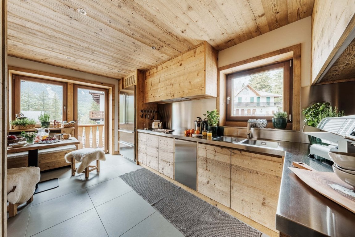 Una villa a Cortina d’Ampezzo reinterpreta con eleganza l’estetica montana Una villa a Cortina d’Ampezzo reinterpreta con eleganza l’estetica montana