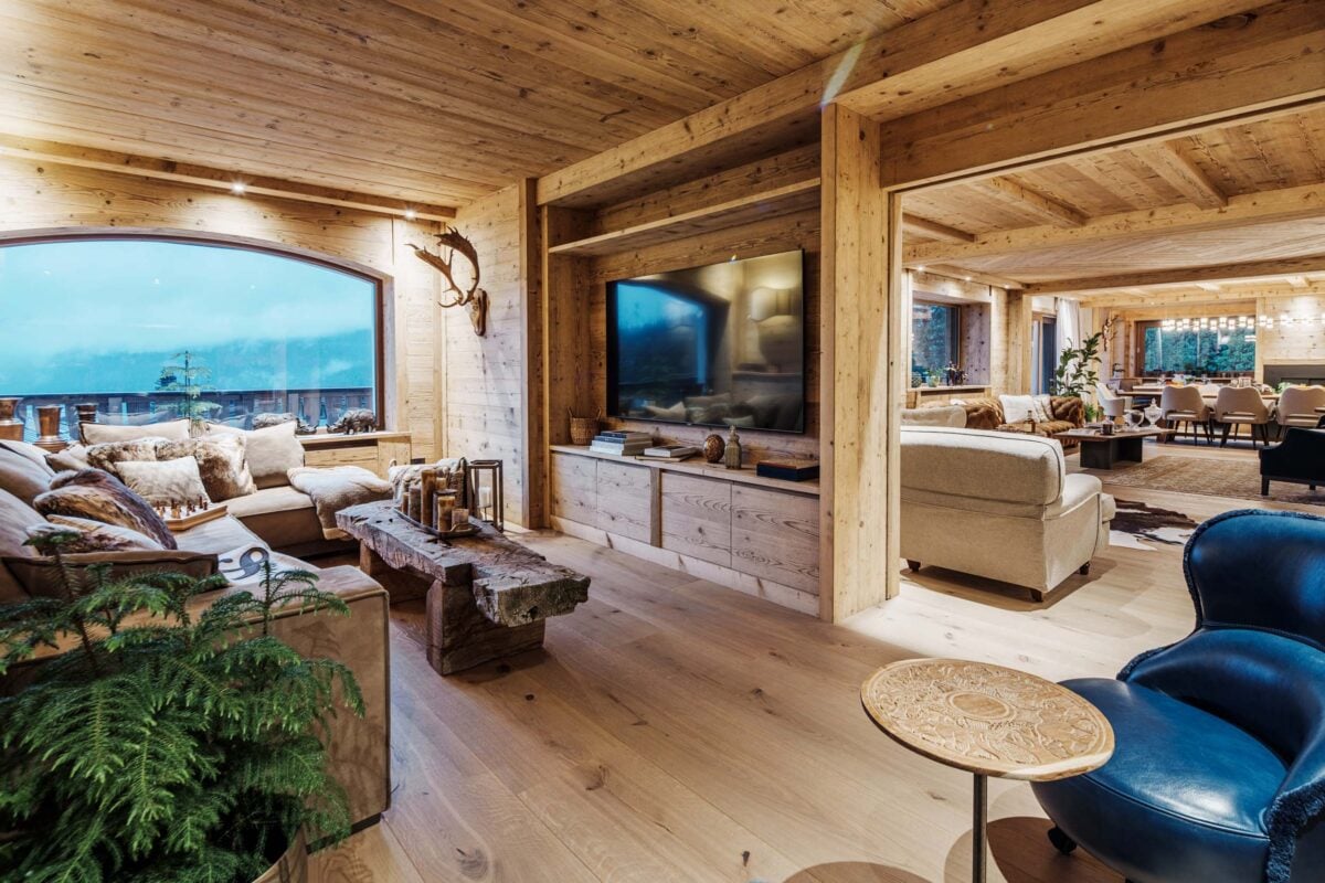 Una villa a Cortina d’Ampezzo reinterpreta con eleganza l’estetica montana Una villa a Cortina d’Ampezzo reinterpreta con eleganza l’estetica montana