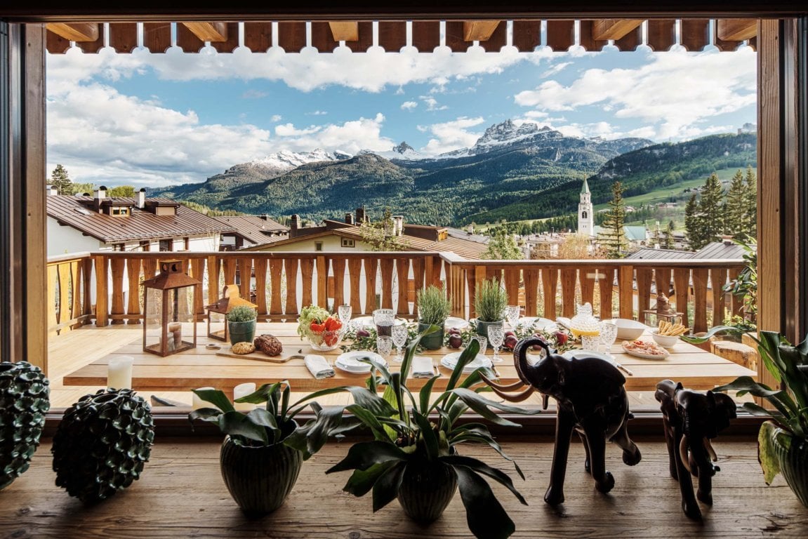 Una villa a Cortina d’Ampezzo reinterpreta con eleganza l’estetica montana Una villa a Cortina d’Ampezzo reinterpreta con eleganza l’estetica montana