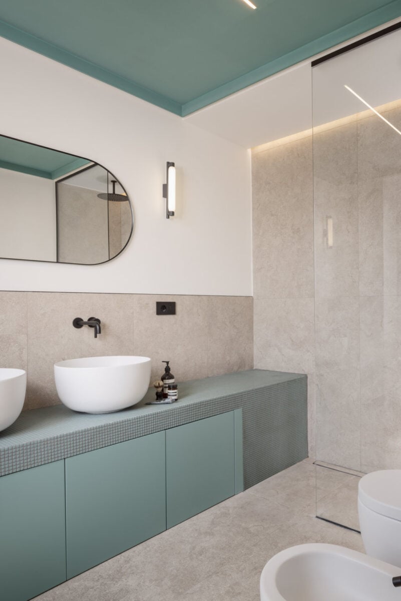 Vivere a Milano. Spazi fluidi, ambienti aperti e pavimenti originali: benvenuti nella casa di via Gluck