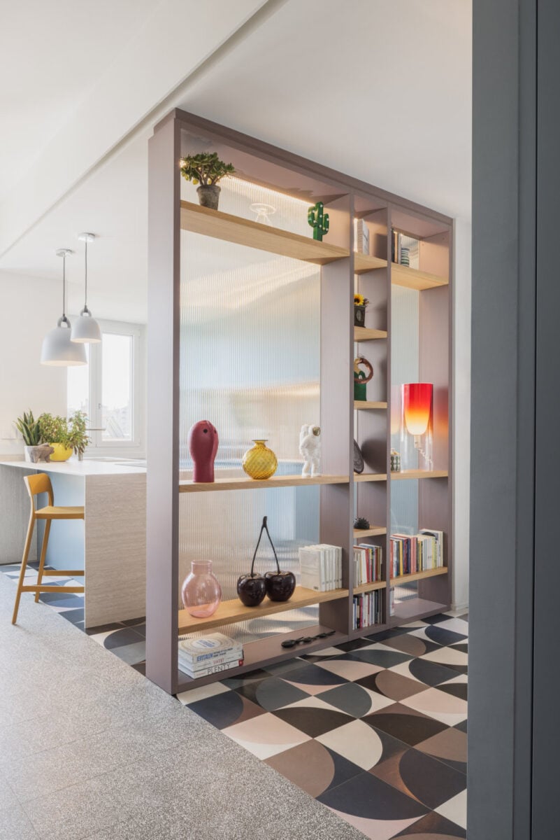 Vivere a Milano. Spazi fluidi, ambienti aperti e pavimenti originali: benvenuti nella casa di via Gluck